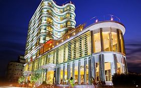 River Hotel